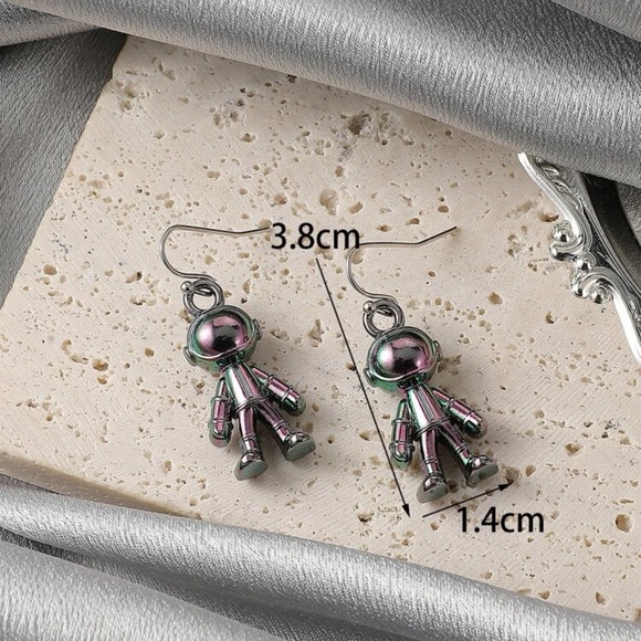 👩‍🚀 Awesome Iridescent Large astronaut Guy Dude Drop Earrings 👩‍🚀 - Picture 4 of 4